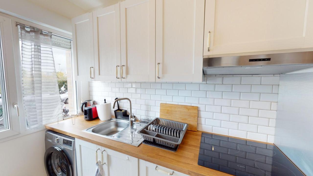 Live Like A Local Stylish 2Br With Balcony & Parking Apartment Saint-Denis  Exterior photo