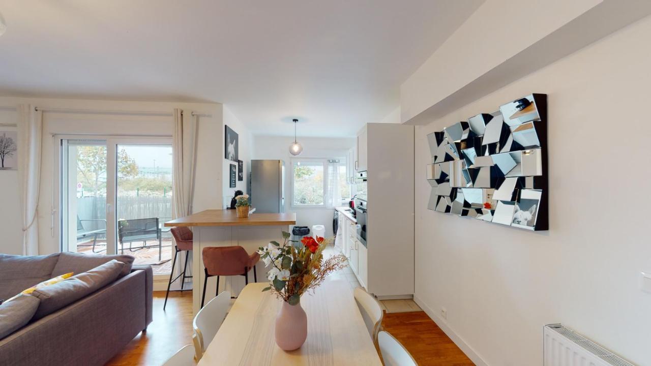 Live Like A Local Stylish 2Br With Balcony & Parking Apartment Saint-Denis  Exterior photo