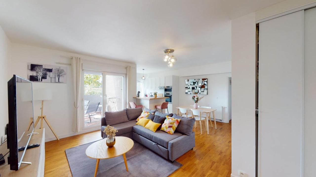 Live Like A Local Stylish 2Br With Balcony & Parking Apartment Saint-Denis  Exterior photo