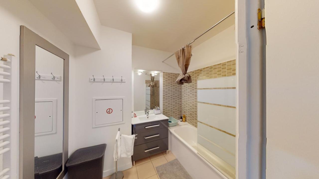Live Like A Local Stylish 2Br With Balcony & Parking Apartment Saint-Denis  Exterior photo