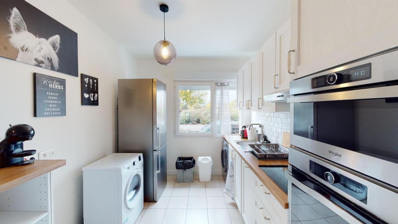 Live Like A Local Stylish 2Br With Balcony & Parking Apartment Saint-Denis  Exterior photo